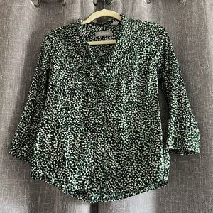 Liz Claiborne - 3/4 sleeve button down in green navy & beige pattern - Medium